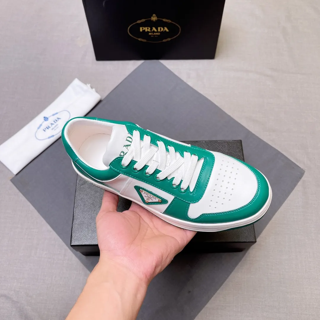 P380 Prada Prada's new men's leather sneakers, the highest version on the market, any comparison is welcome🆚! The original leather has excellent texture and is super high-end! Fetal sheep net lining imported from Italy, removable pad! Luxurious materials and fine workmanship, highly recommended! Code number 38-45 No. 058